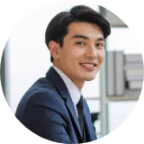 悩んでいる男性のイメージ